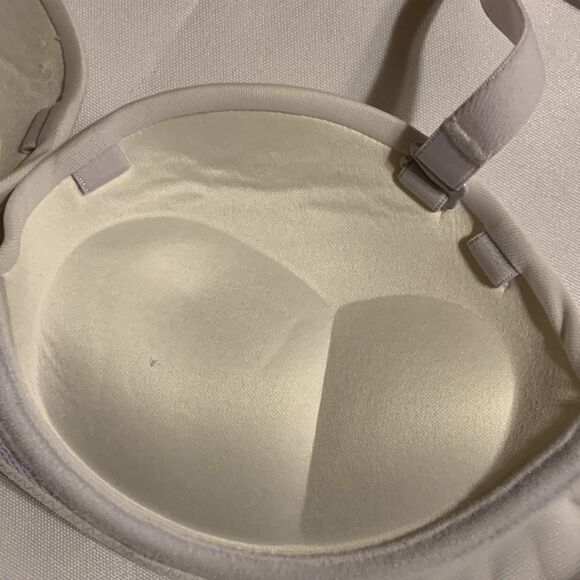 32A white bra adjustable straps to razor back - Picture 5 of 7